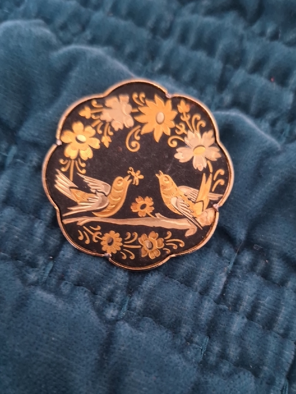Vintage Black and Gold Bird Floral Enamel Brooch Pin - Picture 2 of 4